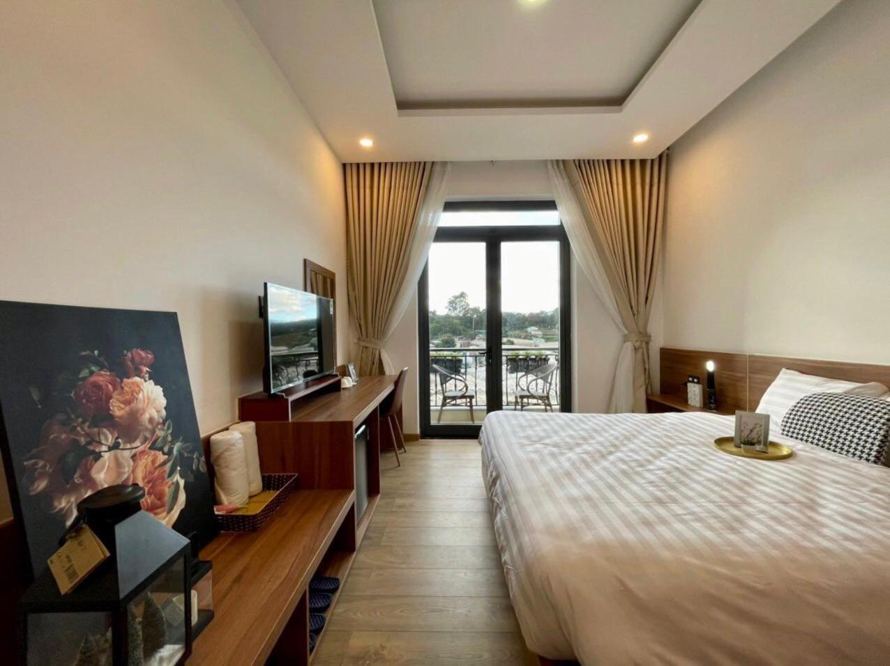 The Elegant Dalat Hotel Exterior photo